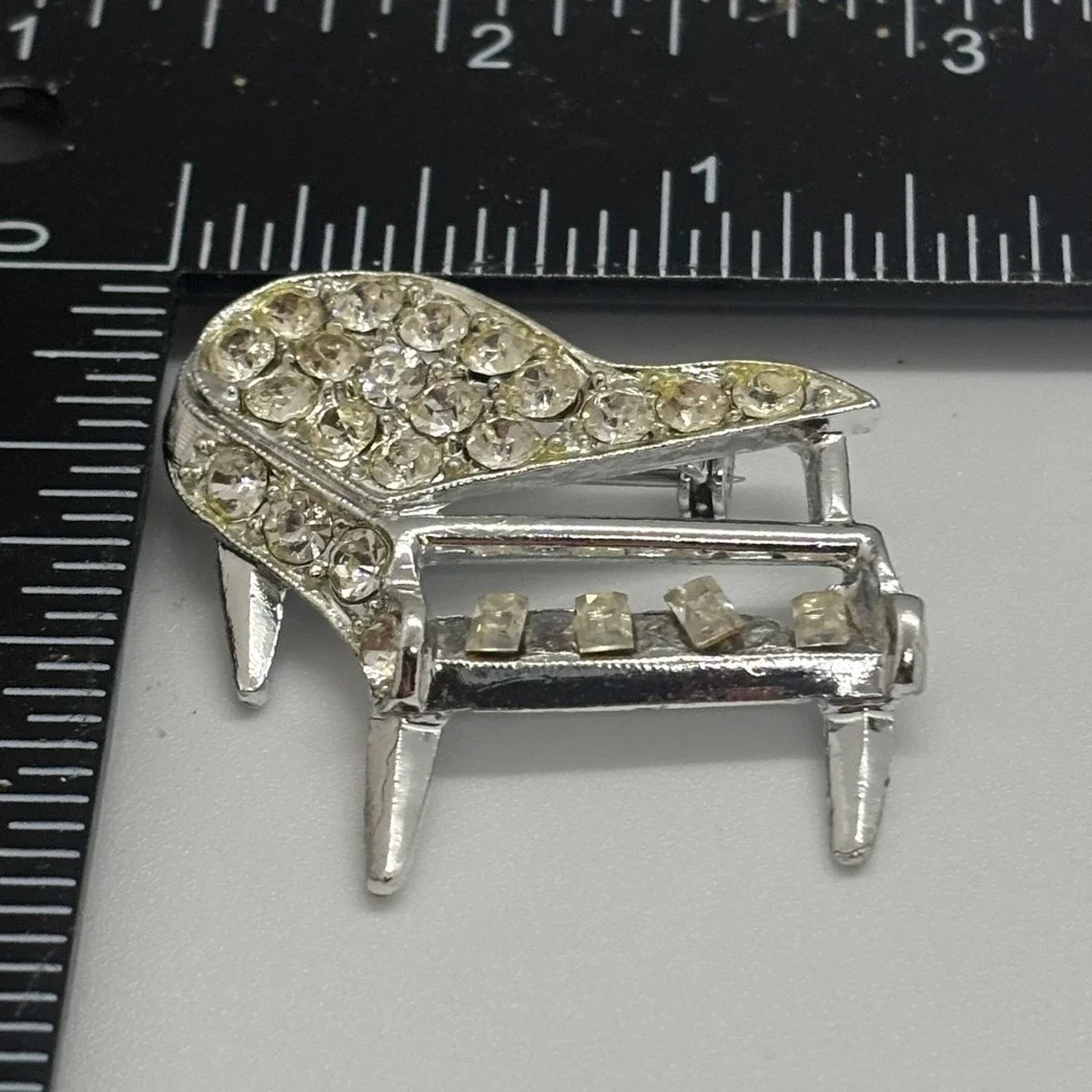 Vintage Piano Brooch Silver Tone Grand Rhinestone‎ Musical Jewelry 4511